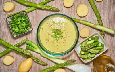 Domo Comida 1: Crema de espárragos verdes con alcachofas